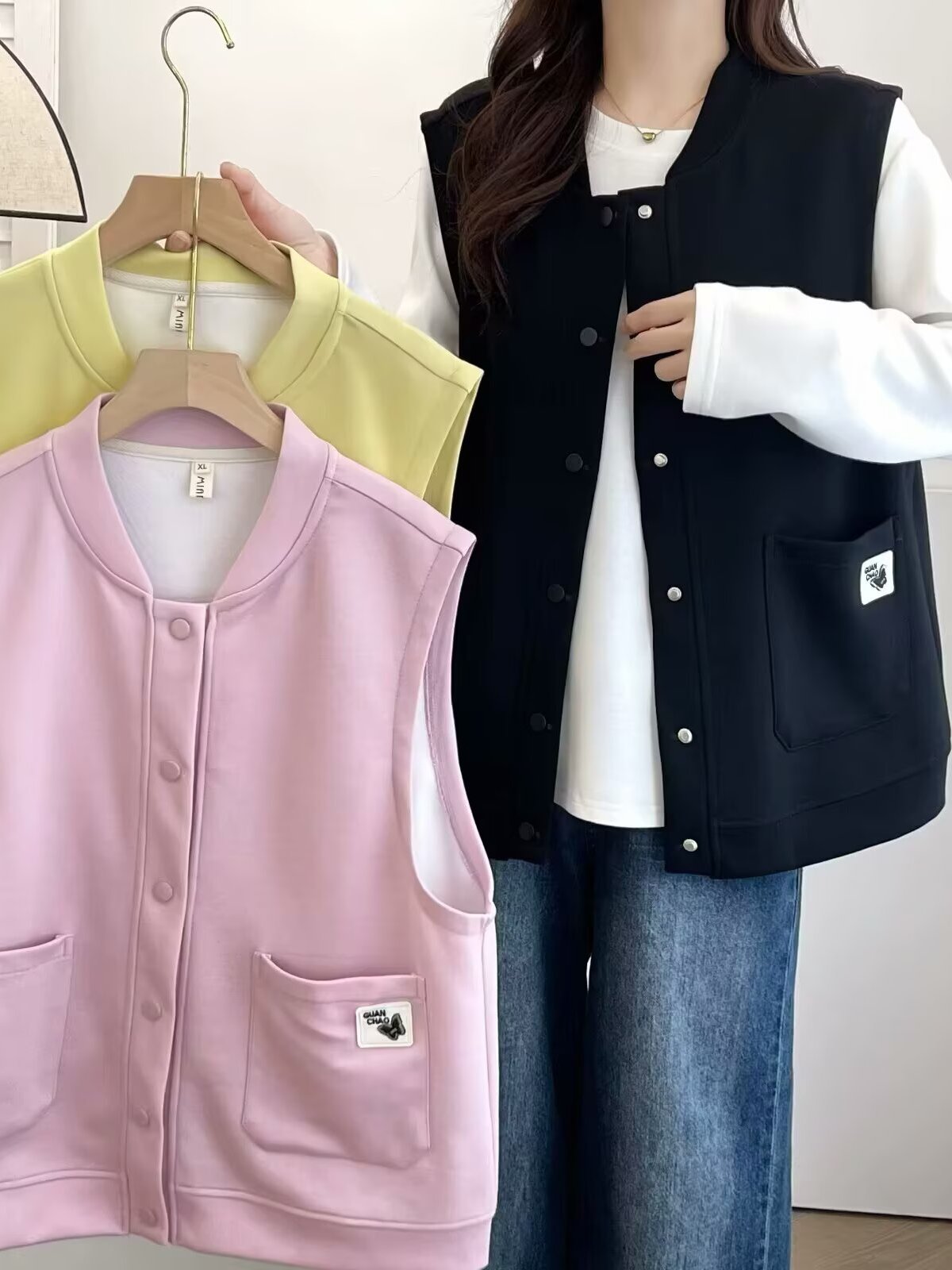 Women'S Fashion Labels - 루즈핏 민소매 라운드넥 베스트, 포켓 라벨