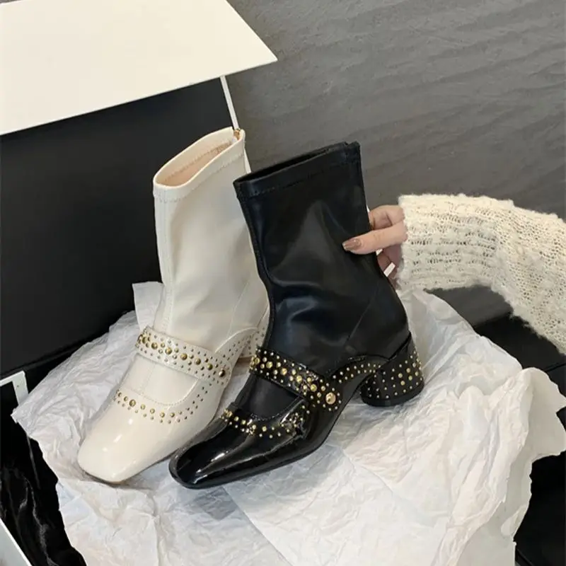 여성용 화이트 앵클 부츠, 리벳 장식, 스퀘어 토, 뒷 - Women'S Fashion Trends Fall 2025 리뷰 및 가격